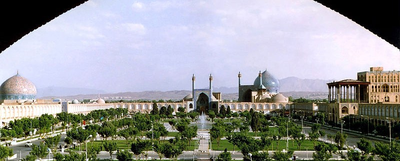800px-Naghshe_Jahan_Square_Isfahan_modified